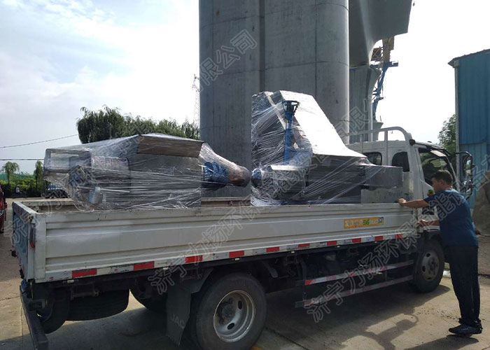 力揚牌斜篩式固液分離機發往兗州案例分享